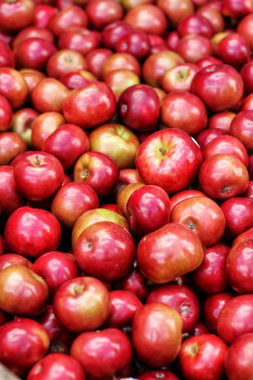 Fresh apples